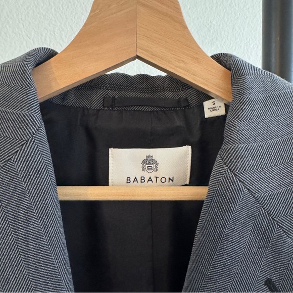 Aritzia cropped blazer - Picture 2 of 5